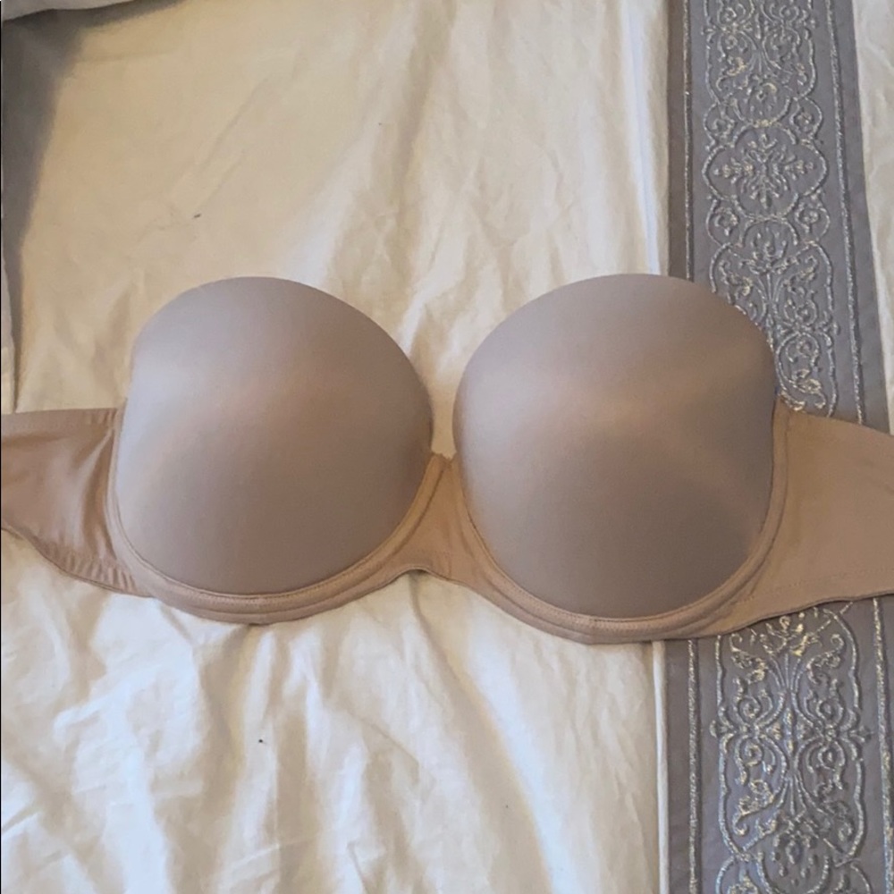 VS/PINK push-up strapless bra